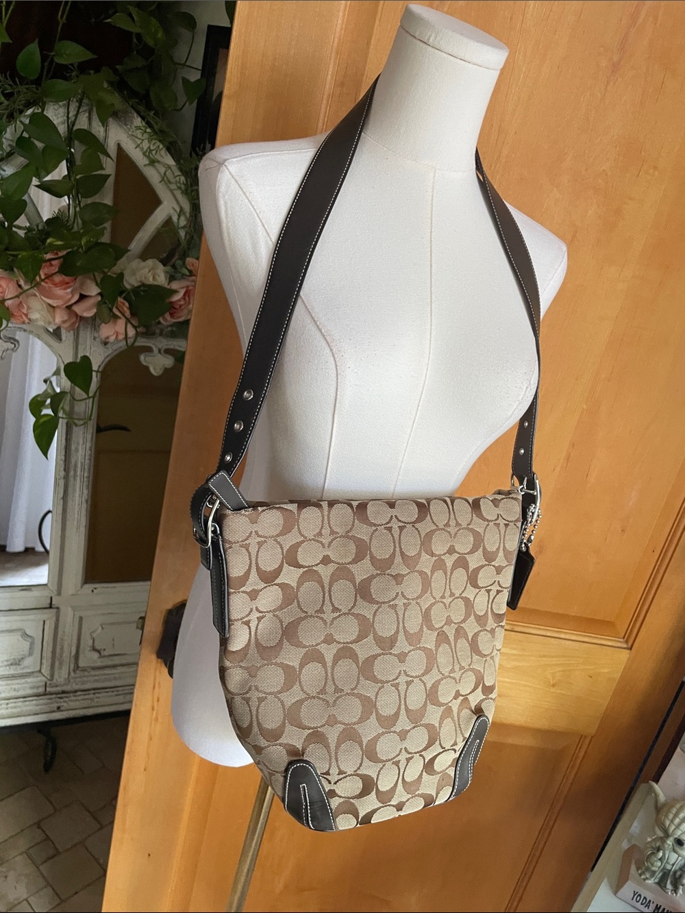 Coach Signature Canvas Hobo Bag in Brown/Tan 6076 - Picture 12 of 15